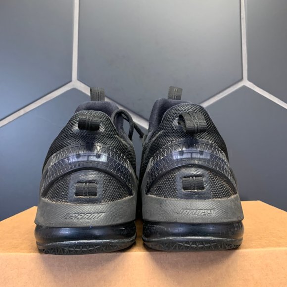 ~Used W/O Box! Nike Lebron 13 Low Triple Black Basketball Sneakers Size 6Y - Picture 4 of 6